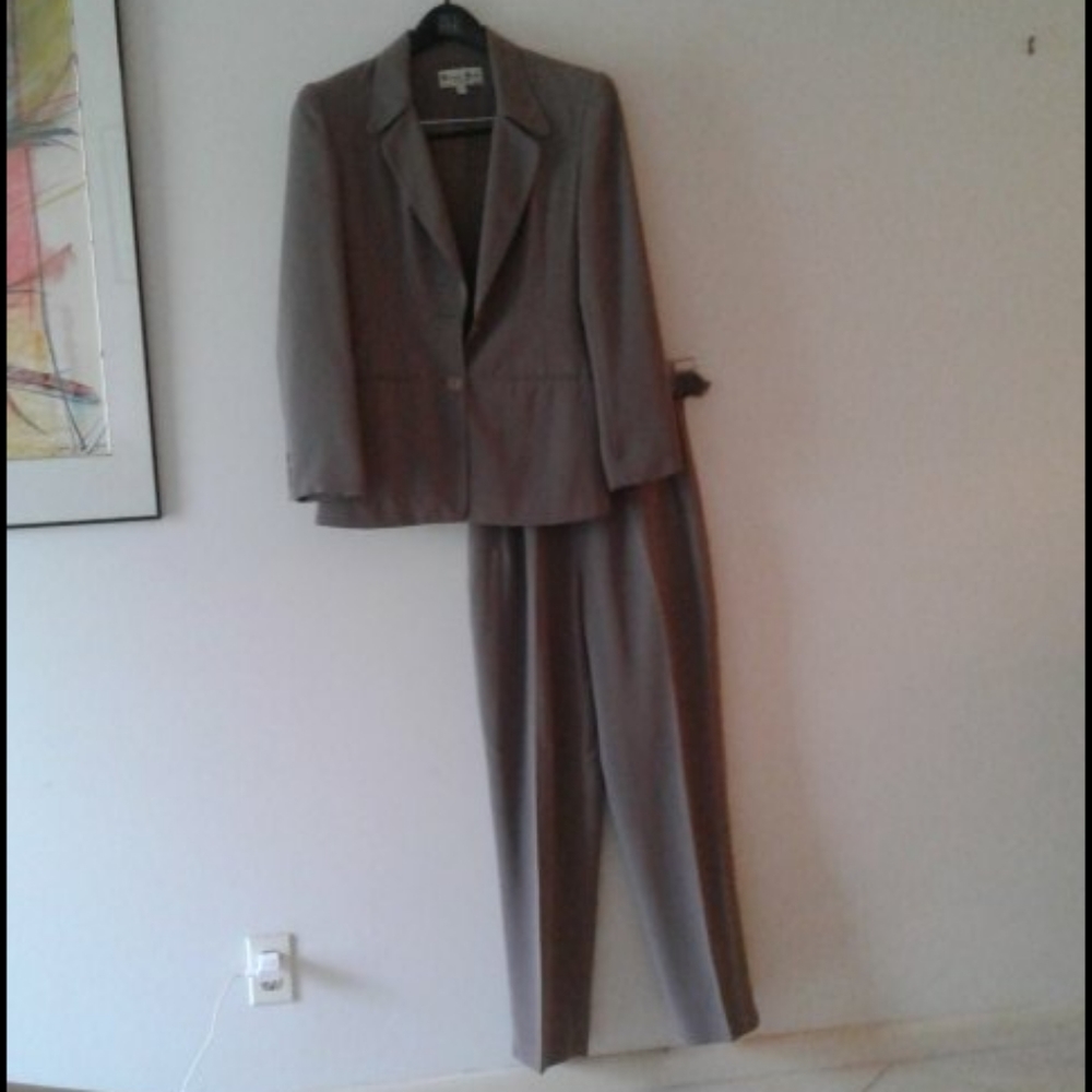 Suit